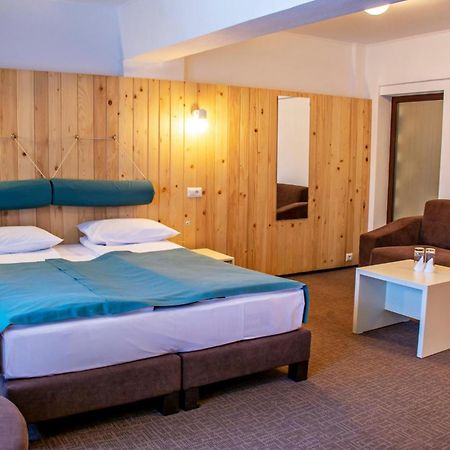 Complex Hotelier Cota O Mie Sinaia Bagian luar foto