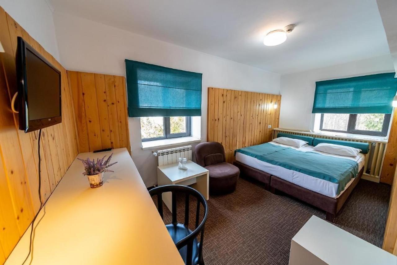 Complex Hotelier Cota O Mie Sinaia Bagian luar foto
